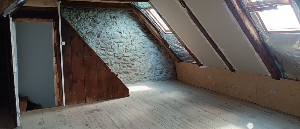 Maison traditionnelle 4 pièces de 152 m² à Neuvéglise (15260)