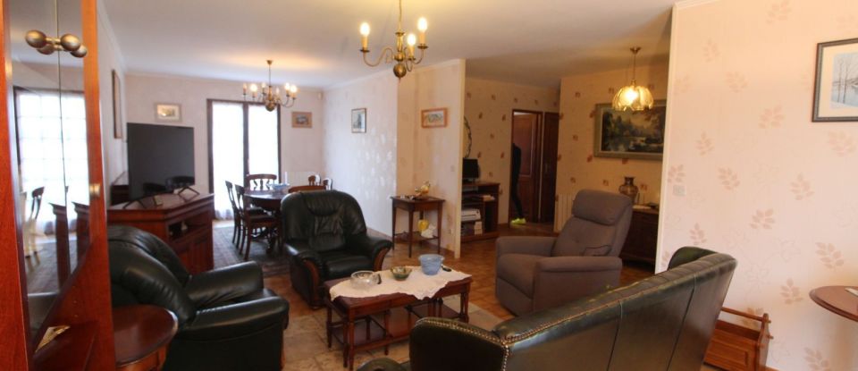 House 5 rooms of 98 m² in Châtellerault (86100)