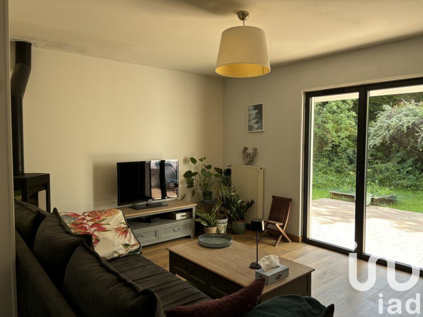 Maison 7 pièces de 147 m² à Auffargis (78610)