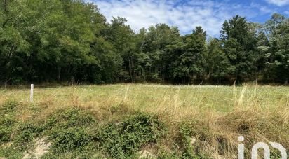 Land of 2,121 m² in Molinet (03510)