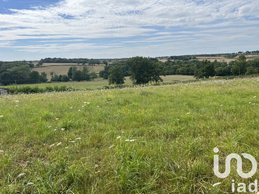 Terrain de 2 055 m² à Molinet (03510)