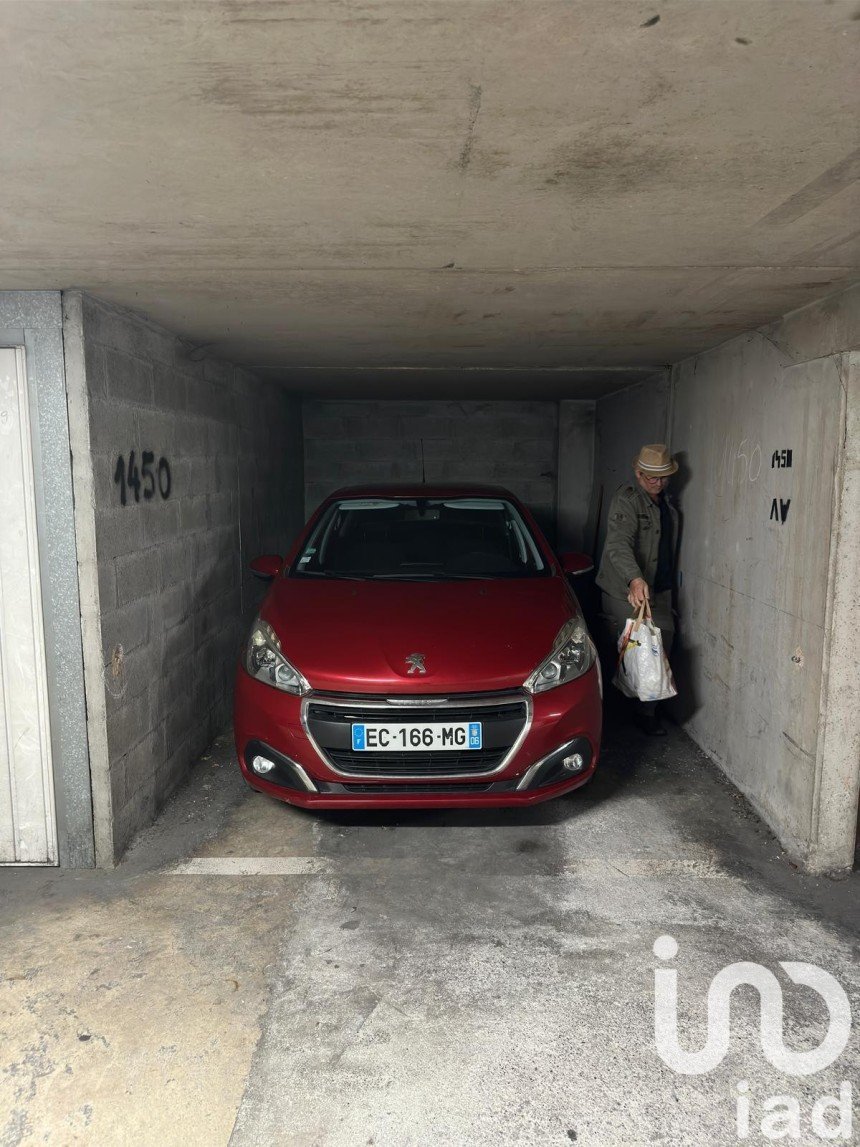 Parking of 13 m² in Nice (06000)