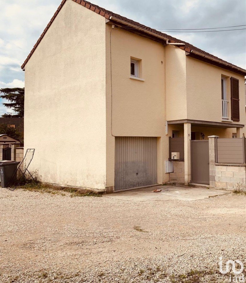 Maison 4 pièces de 82 m² à Combs-la-Ville (77380)