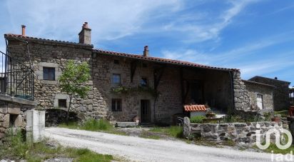 Maison traditionnelle 7 pièces de 182 m² à Charraix (43300)