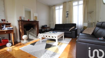 Mansion 9 rooms of 209 m² in Elbeuf (76500)