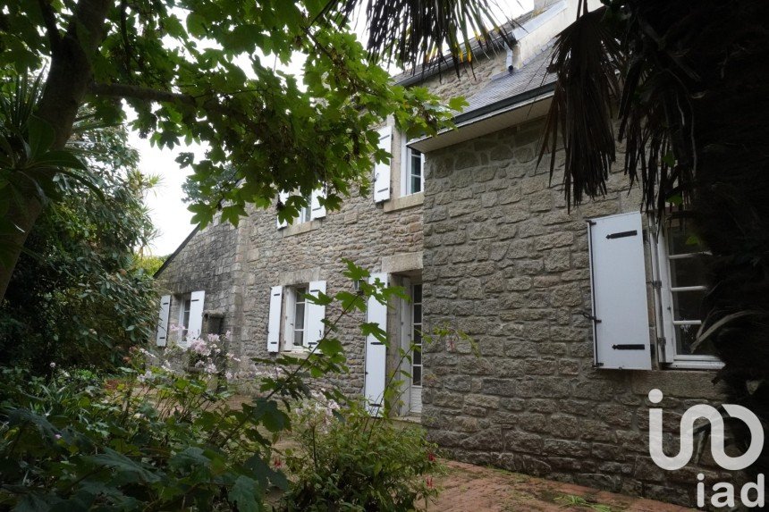 Maison traditionnelle 7 pièces de 123 m² à Kerlouan (29890)