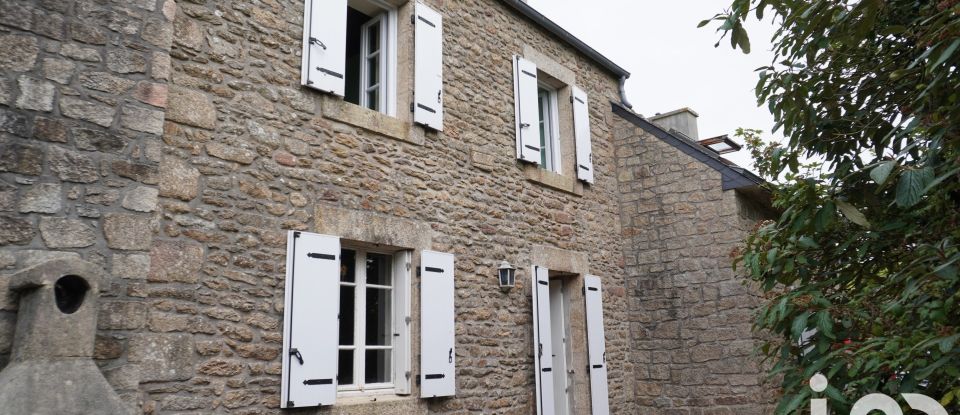 Maison traditionnelle 7 pièces de 123 m² à Kerlouan (29890)