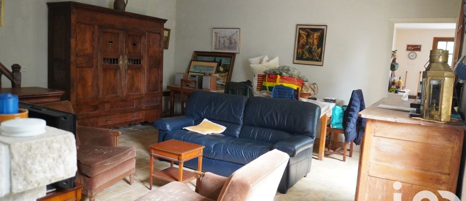 Traditional house 7 rooms of 123 m² in Kerlouan (29890)