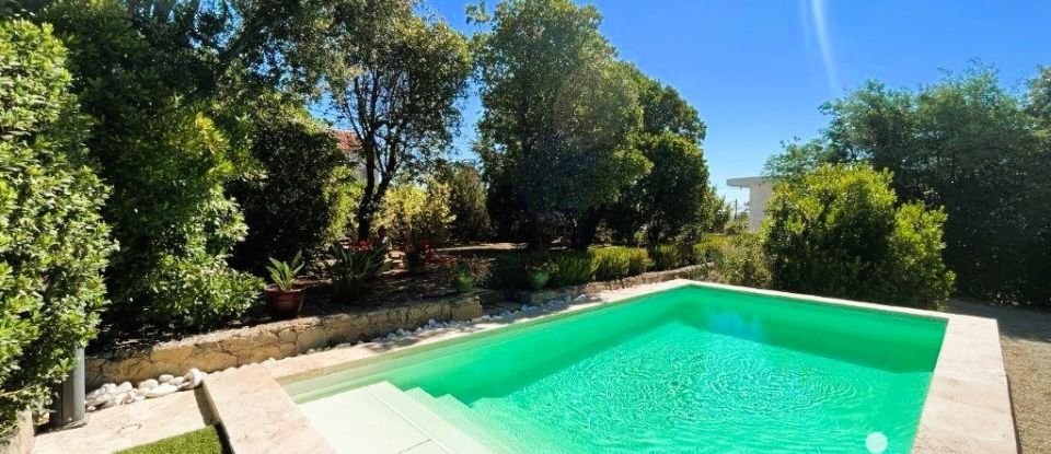 House 5 rooms of 154 m² in Fréjus (83370)