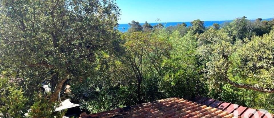 House 5 rooms of 154 m² in Fréjus (83370)