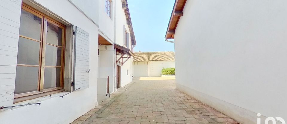 House 6 rooms of 260 m² in Montmerle-sur-Saône (01090)