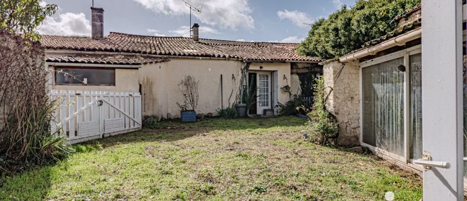 Maison traditionnelle 3 pièces de 105 m² à Surgères (17700)