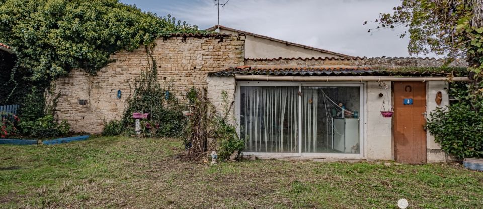 Maison traditionnelle 3 pièces de 105 m² à Surgères (17700)