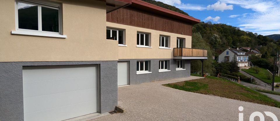 Maison 8 pièces de 174 m² à Vuillafans (25840)