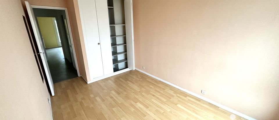 Apartment 3 rooms of 65 m² in Rambouillet (78120)