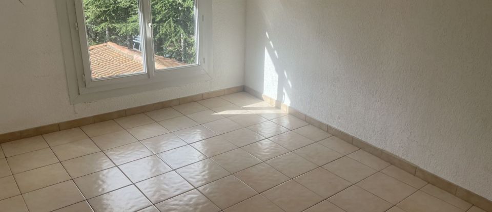 Maison 6 pièces de 160 m² à Nîmes (30000)