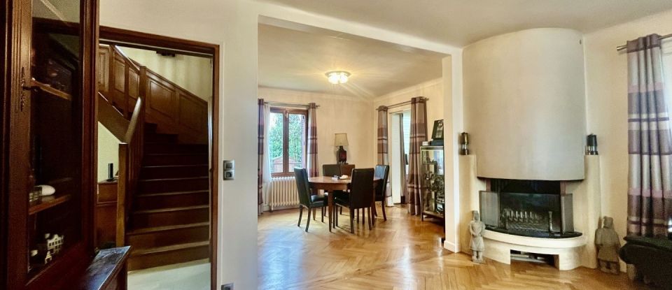 Maison 8 pièces de 135 m² à Le Kremlin-Bicêtre (94270)