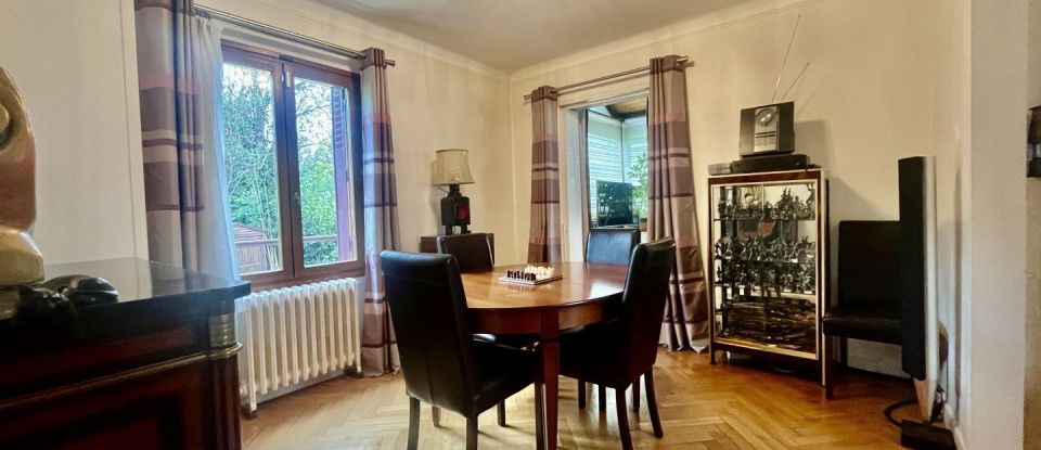 House 8 rooms of 135 m² in Le Kremlin-Bicêtre (94270)