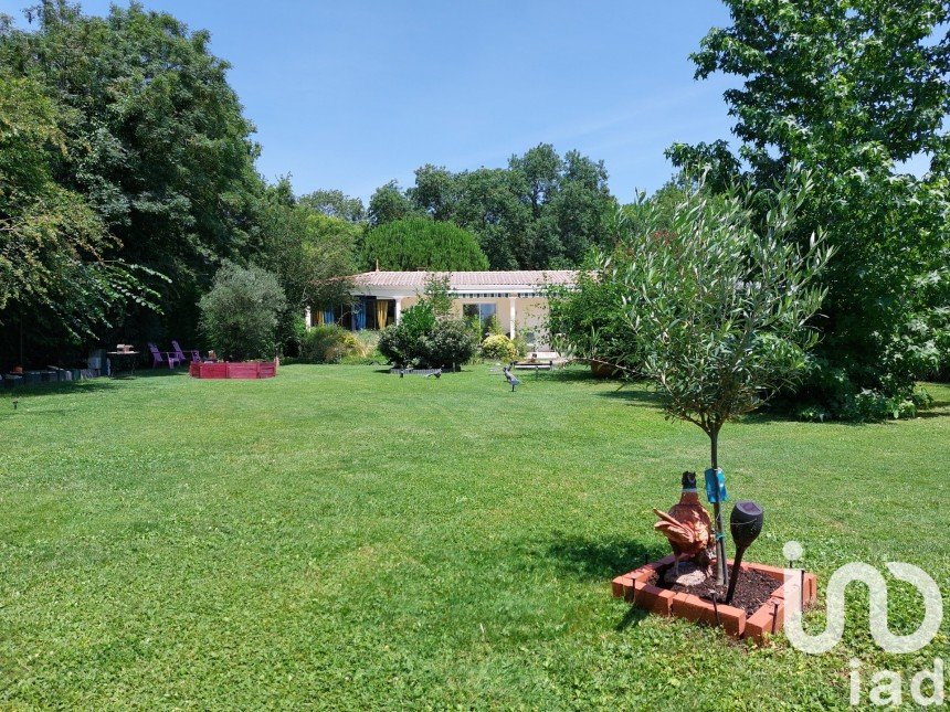 Maison 4 pièces de 137 m² à Saint-Sulpice-de-Royan (17200)