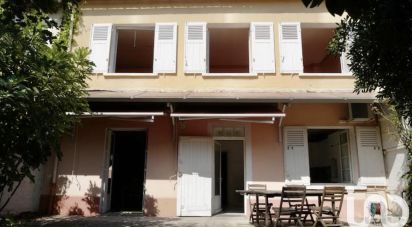 House 5 rooms of 151 m² in Avignon (84000)