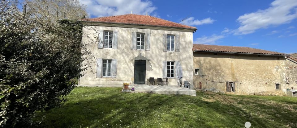 Maison traditionnelle 7 pièces de 174 m² à Layrac (47390)