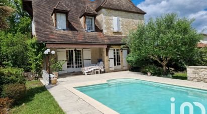 Maison traditionnelle 7 pièces de 230 m² à Bergerac (24100)