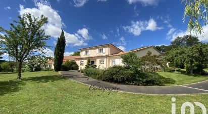 Maison traditionnelle 7 pièces de 294 m² à Valdivienne (86300)