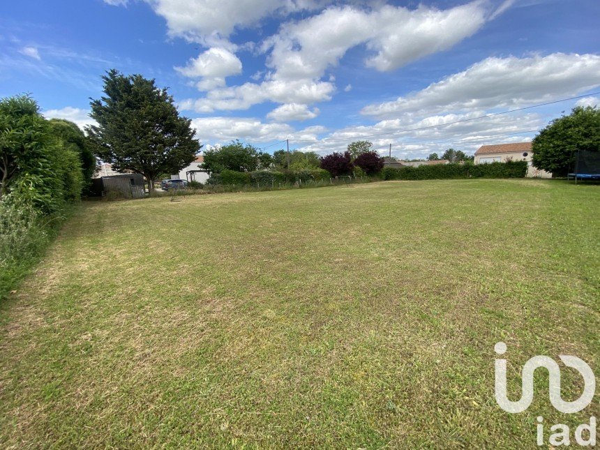 Terrain de 957 m² à Chiré-en-Montreuil (86190)