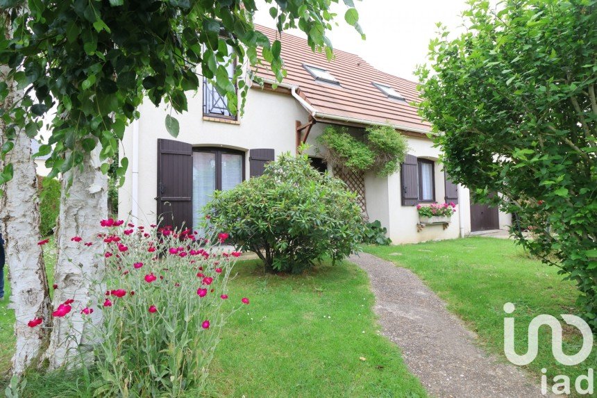 Maison traditionnelle 6 pièces de 126 m² à Saint-Rémy-lès-Chevreuse (78470)