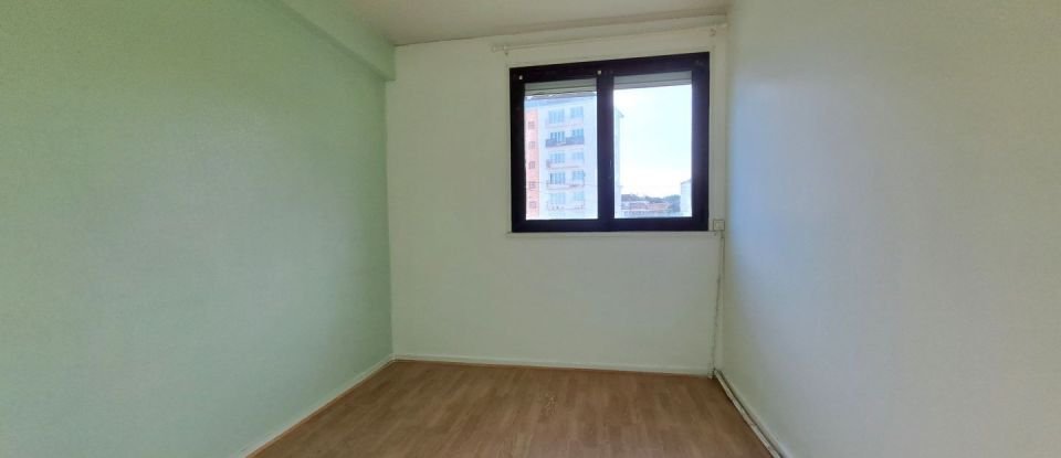 Apartment 3 rooms of 66 m² in Le Mans (72000)