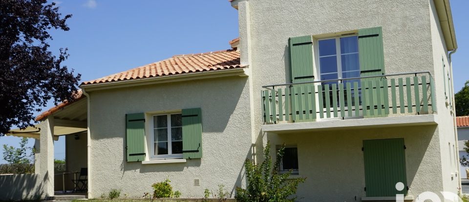 House 5 rooms of 121 m² in Sablonceaux (17600)