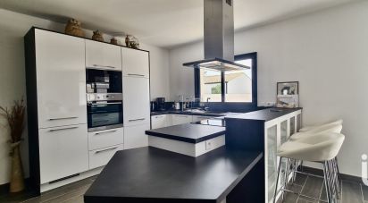 Maison 5 pièces de 96 m² à Ferrières (17170)