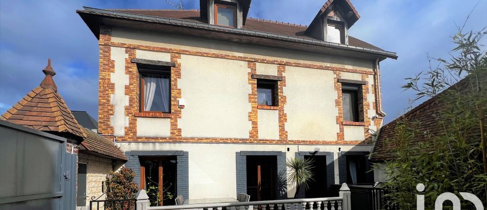 Maison de ville 5 pièces de 167 m² à Saint-Étienne-du-Rouvray (76800)