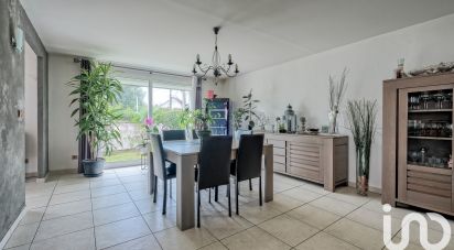 Maison 6 pièces de 160 m² à Bouleurs (77580)