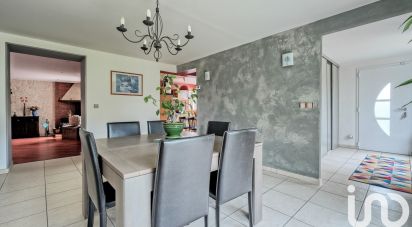 House 6 rooms of 160 m² in Bouleurs (77580)