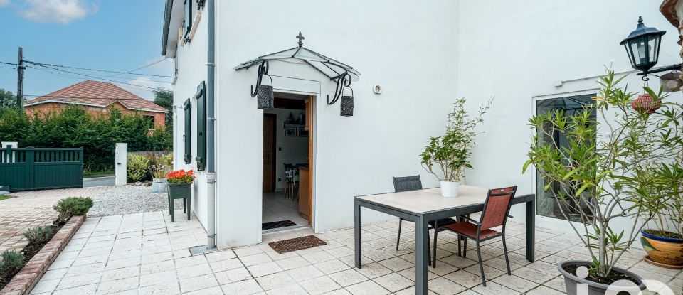 House 6 rooms of 160 m² in Bouleurs (77580)