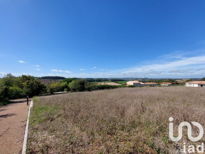 Land of 1,473 m² in Saint-Germier (81210)