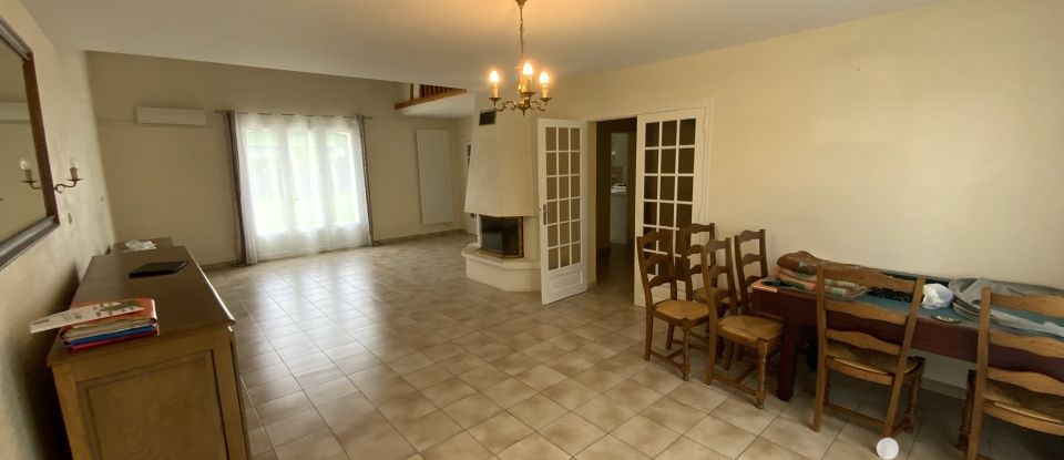 Traditional house 10 rooms of 110 m² in Combrée (49520)