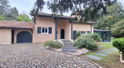 Traditional house 6 rooms of 175 m² in Saint-Pierre-la-Palud (69210)