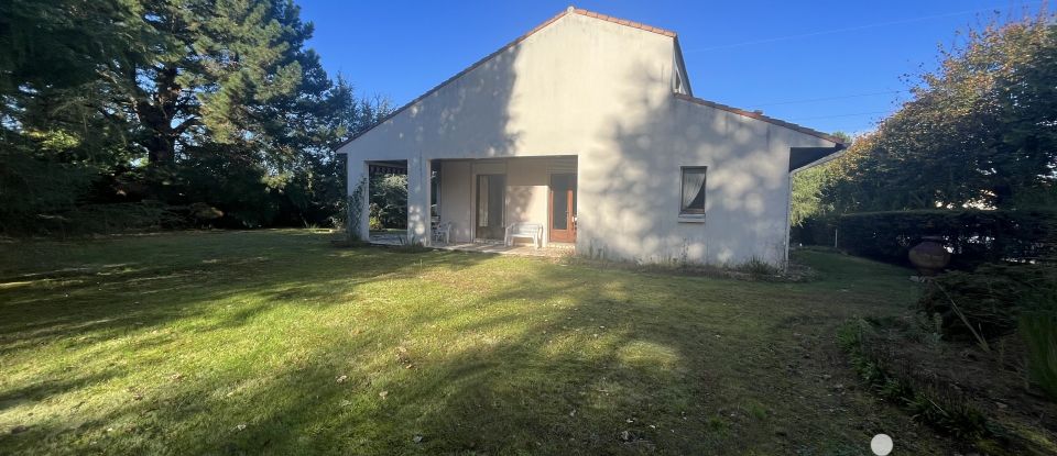 Maison 5 pièces de 200 m² à Basse-Goulaine (44115)