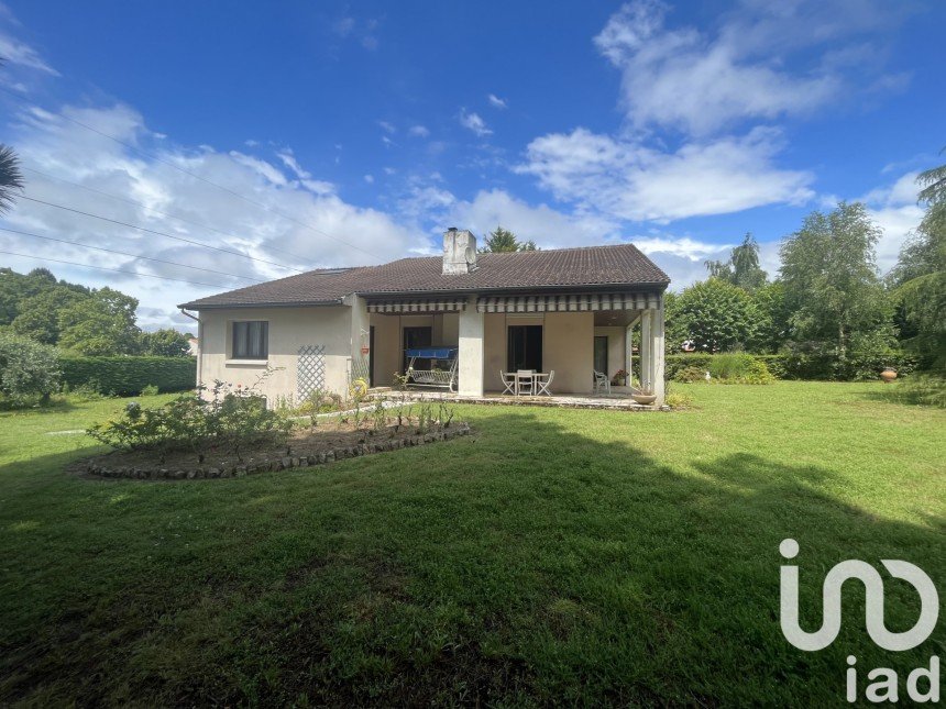 Maison traditionnelle 5 pièces de 200 m² à Basse-Goulaine (44115)