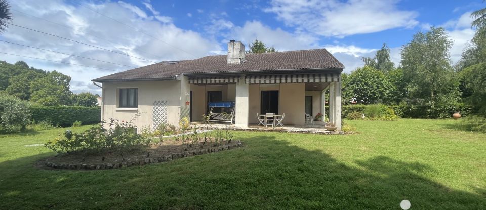 Maison 5 pièces de 200 m² à Basse-Goulaine (44115)