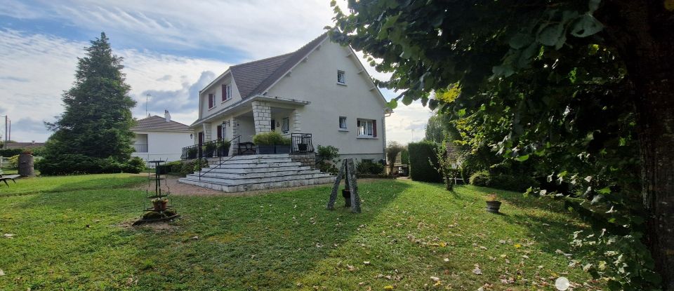 House 6 rooms of 155 m² in Ferrières-en-Gâtinais (45210)