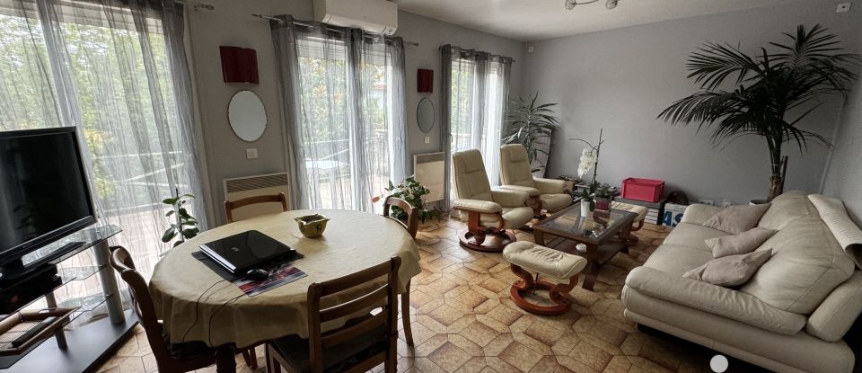 Traditional house 6 rooms of 111 m² in Yerres (91330)