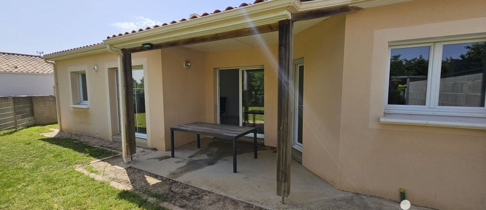 Maison 5 pièces de 90 m² à Rocheservière (85620)