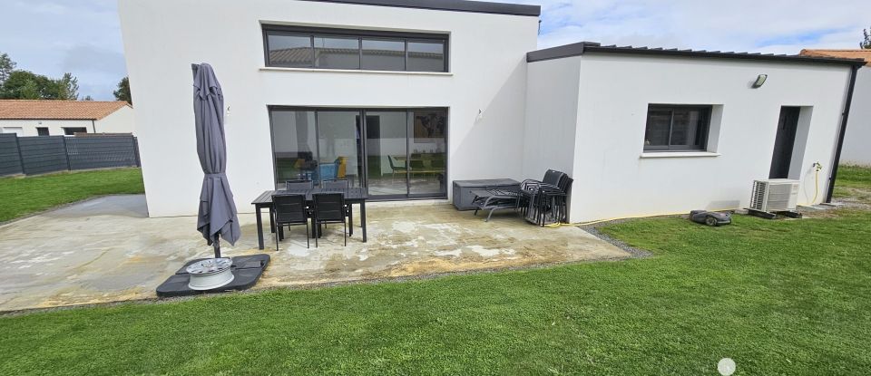 Maison 5 pièces de 105 m² à Montréverd (85260)