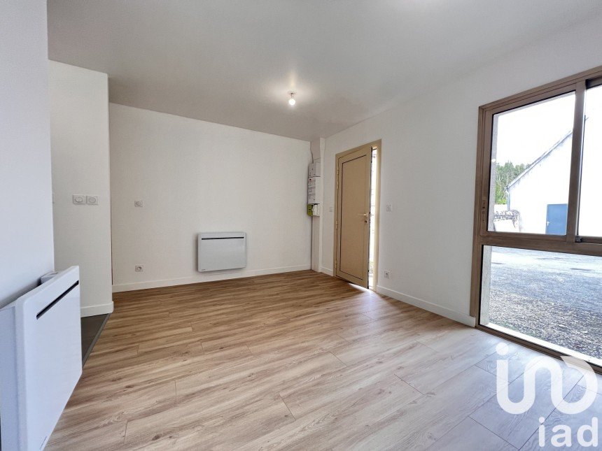 Studio 1 room of 28 m² in La Ferté-Alais (91590)