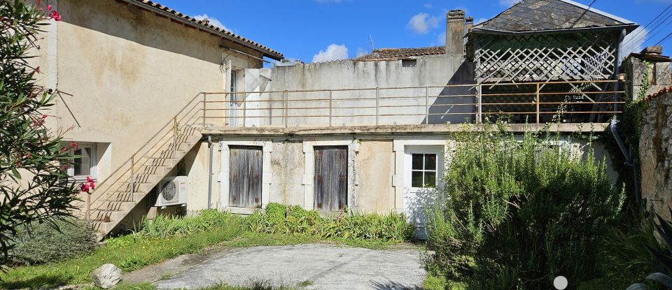 Village house 4 rooms of 85 m² in Merpins (16100)