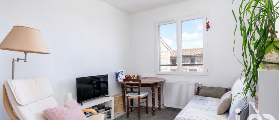 Maison 5 pièces de 106 m² à CHABANIERE (69440)