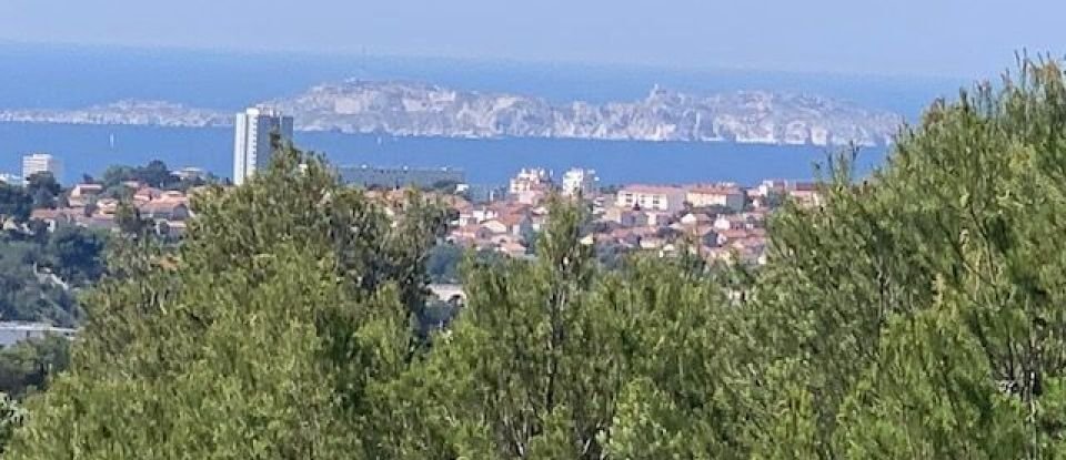 Land of 1,301 m² in Marseille (13015)